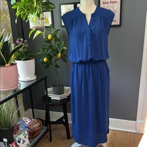 Blue Sleeveless V-Neck Sundress for Casual Occasions